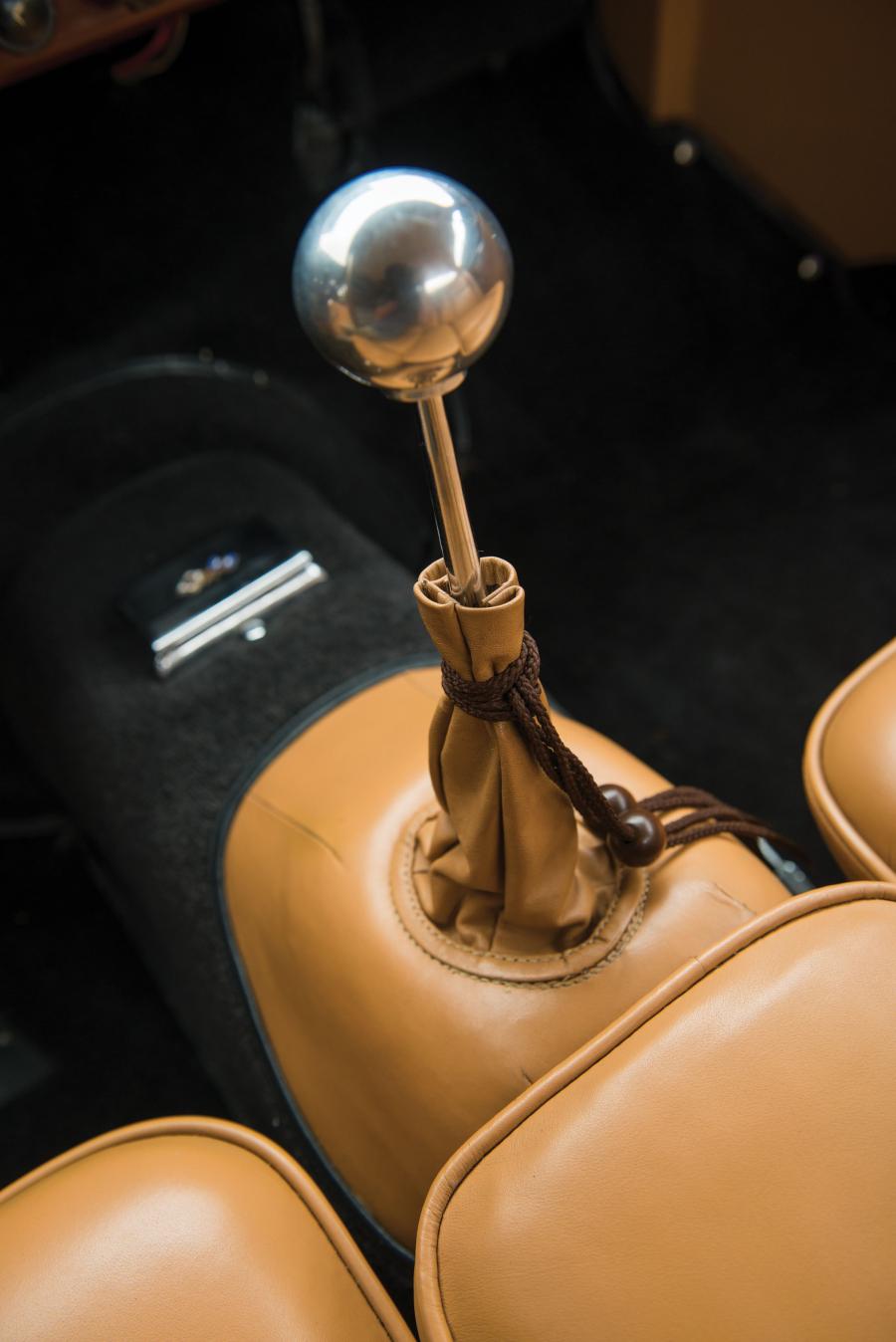 Детали интерьера Ferrari 250 Europa GT Coupe 1954 года  (фото 18 из 63)